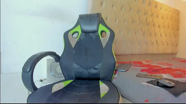 Naomis 35 online show from January 7, 2026, 8:03 pm