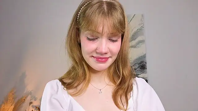 pienaple online show from November 2, 2025, 4:06 am