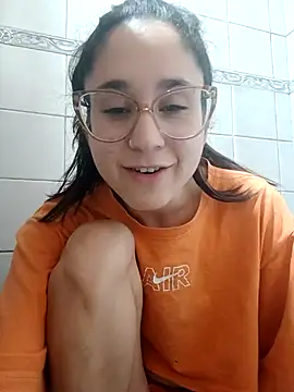 linameii online show from November 13, 2025, 4:05 am