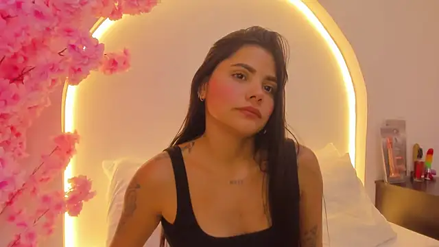 molly lovee  online show from July 23, 2026, 7:21 pm