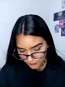 Renata Zoe online show from September 23, 2025, 1:23 am