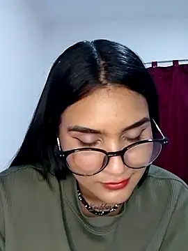 Renata Zoe online show from October 22, 2025, 2:11 am