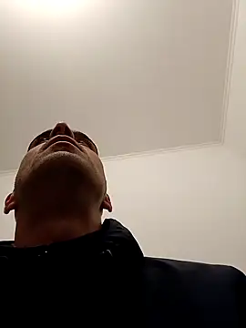 Deffnot7777 online show from November 19, 2025, 10:32 pm