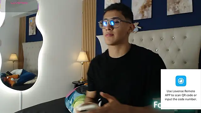 Snapshot of SalvadorFit chatting on March 2, 2026, 8:05 pm SalvadorFit online show from March 2, 2026, 8:05 pm