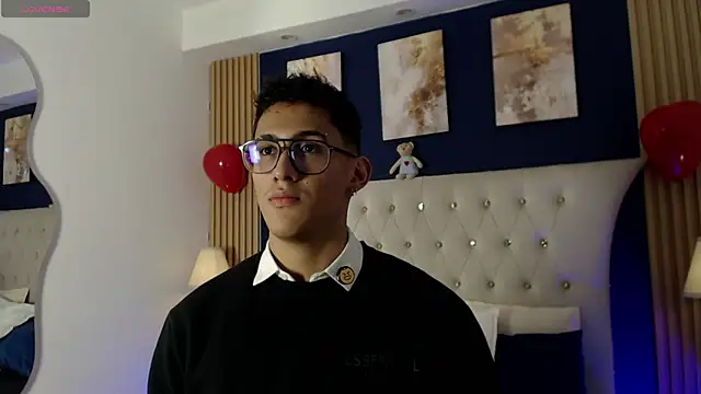 Snapshot of SalvadorFit chatting on February 14, 2026, 8:09 pm SalvadorFit online show from February 14, 2026, 8:09 pm