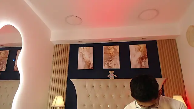 SalvadorFit online show from March 29, 2026, 9:05 pm