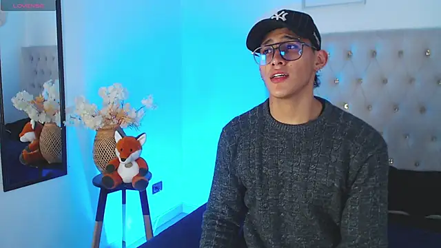 Snapshot of SalvadorFit chatting on September 25, 2025, 8:48 pm SalvadorFit online show from September 25, 2025, 8:48 pm