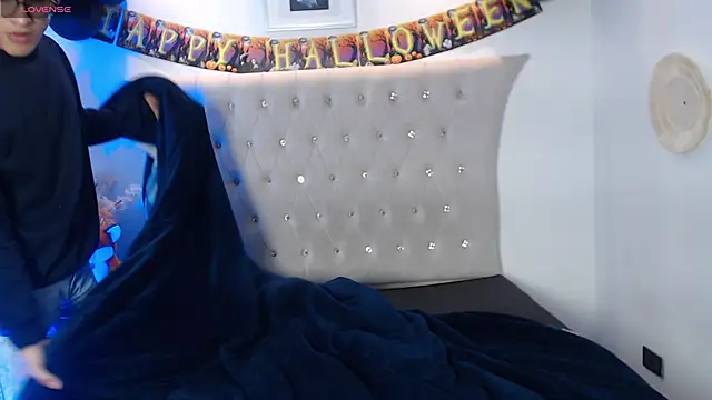 Snapshot of SalvadorFit chatting on October 28, 2025, 8:19 pm SalvadorFit online show from October 28, 2025, 8:19 pm