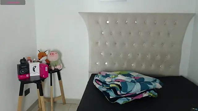 Snapshot of SalvadorFit chatting on November 29, 2025, 8:42 pm SalvadorFit online show from November 29, 2025, 8:42 pm