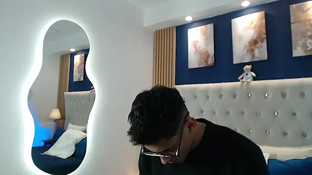 Snapshot of SalvadorFit chatting on February 15, 2026, 8:41 pm SalvadorFit online show from February 15, 2026, 8:41 pm