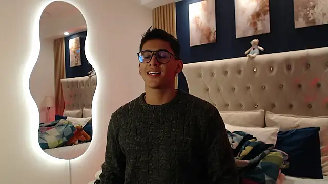 Snapshot of SalvadorFit chatting on February 25, 2026, 8:41 pm SalvadorFit online show from February 25, 2026, 8:41 pm