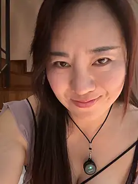 Kayla-love online show from April 13, 2026, 3:27 pm