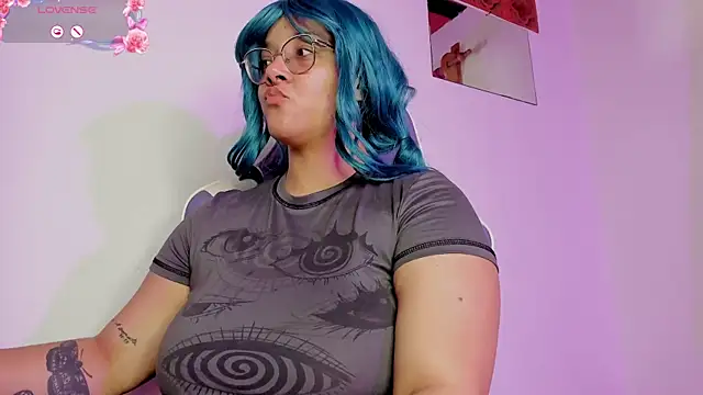 Snapshot of Lilithh_Kuro chatting on February 14, 2026, 12:44 am Lilithh Kuro online show from February 14, 2026, 12:44 am