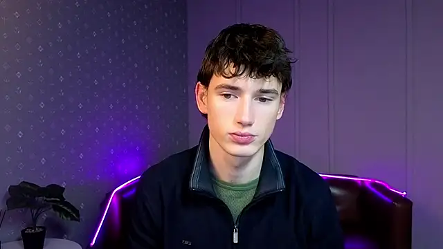 Snapshot of Max_Foks chatting on December 23, 2025, 10:47 am Max Foks online show from December 23, 2025, 10:47 am