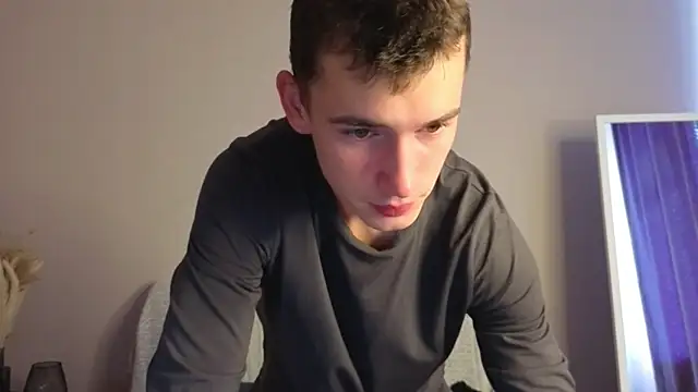 Snapshot of Max_Foks chatting on September 19, 2025, 5:00 am Max Foks online show from September 19, 2025, 5:00 am