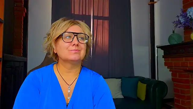 Marta Wils online show from November 6, 2025, 2:59 am