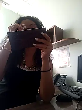 ValeriaLove43211 online show from September 22, 2025, 6:52 am