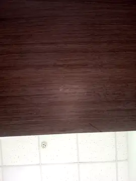 ValeriaLove43211 online show from November 24, 2025, 9:09 am