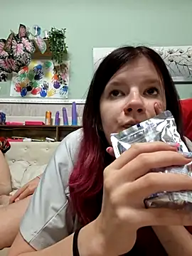 Hot SkinnyGirl online show from May 7, 2026, 9:29 pm