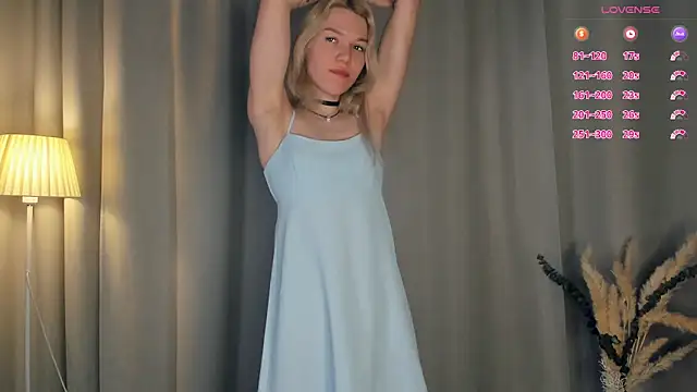 Snapshot of DianeHonnette chatting on January 15, 2026, 7:28 pm DianeHonnette online show from January 15, 2026, 7:28 pm