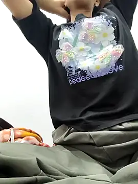 sassyishhu76 online show from April 15, 2026, 3:49 pm