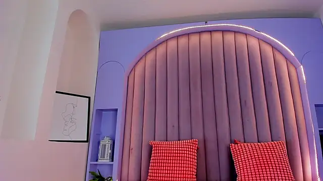 KeendraFox  online show from September 25, 2025, 7:20 pm