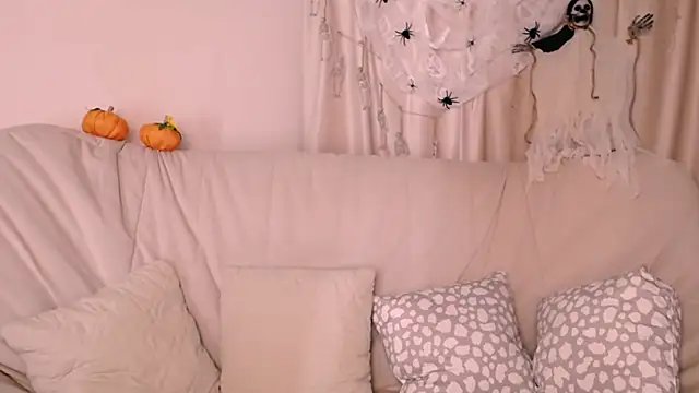 MollyKissy online show from October 18, 2025, 9:22 am