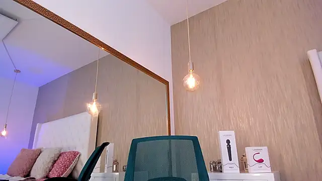 Lucy Lu17 online show from October 4, 2025, 10:06 am