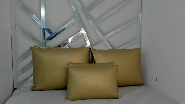 Valeria-Cruzz online show from November 12, 2025, 11:47 am