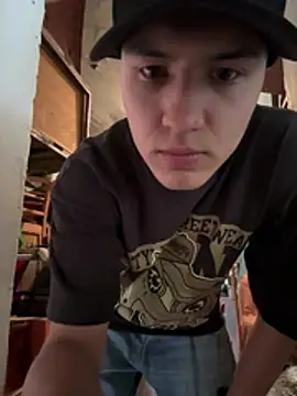 Snapshot of El_awo_ chatting on February 7, 2026, 8:39 pm El awo online show from February 7, 2026, 8:39 pm