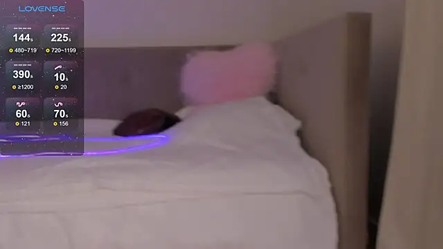 CrystalSoul  online show from December 22, 2025, 3:28 am