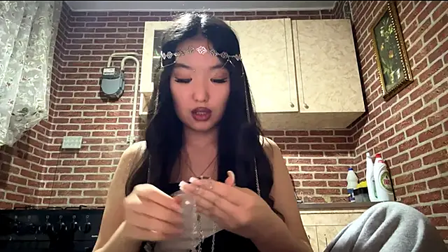 EmmaLeexth online show from December 21, 2025, 2:19 pm