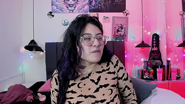 SabrinaV  online show from May 19, 2026, 11:28 am