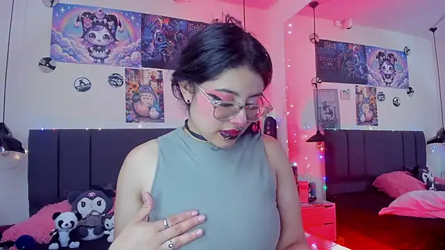 SabrinaV  online show from May 12, 2026, 11:16 am