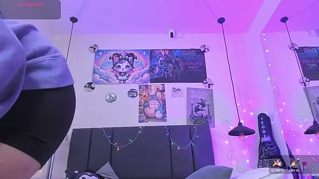 SabrinaV  online show from April 11, 2026, 11:25 am