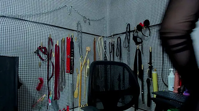 BDSM MEDUZA online show from March 4, 2026, 1:57 am