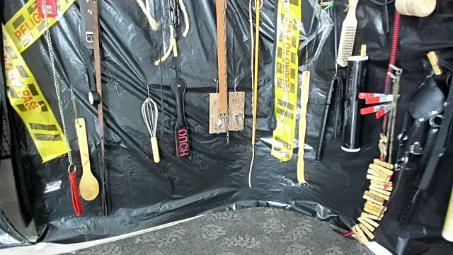 BDSM MEDUZA online show from April 6, 2026, 1:23 am