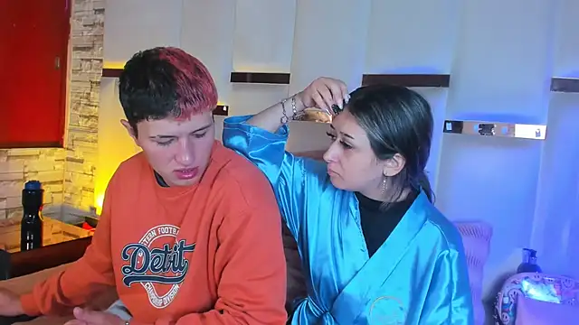 Snapshot of ANLLELOAndANGELA chatting on February 11, 2026, 4:40 pm ANLLELOAndANGELA online show from February 11, 2026, 4:40 pm