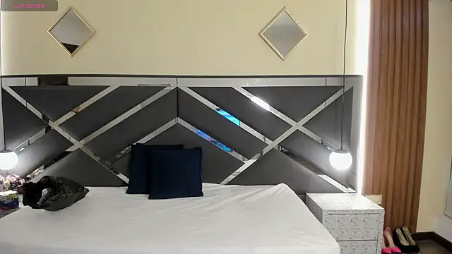 AgataThompson  online show from February 20, 2026, 8:11 pm