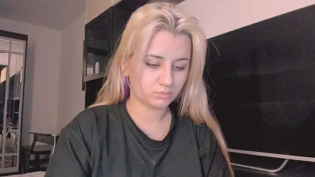 BarbaraSiren online show from November 4, 2025, 4:44 pm