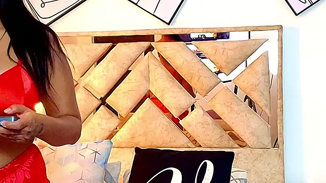 Selenegomezz online show from November 16, 2025, 9:19 pm