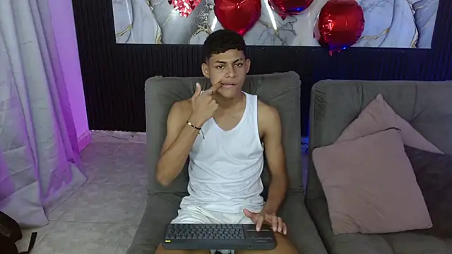 deivid bigcock1 online show from September 25, 2025, 6:47 pm