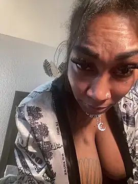 Snapshot of QUEENCALIMOD chatting on February 24, 2026, 3:07 am QUEENCALIMOD online show from February 24, 2026, 3:07 am