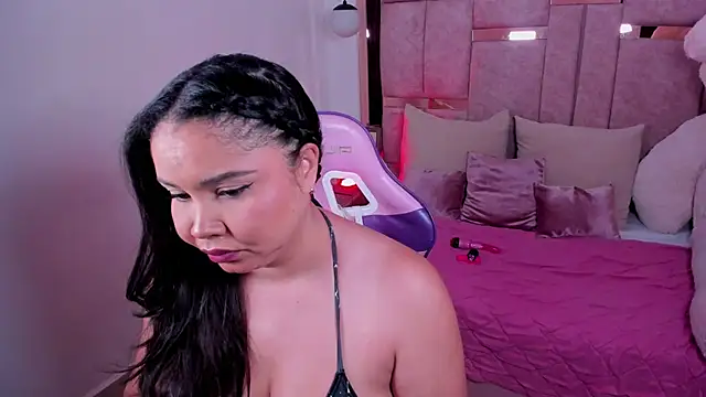 Snapshot of manuela_norton chatting on September 22, 2025, 5:52 pm manuela norton online show from September 22, 2025, 5:52 pm
