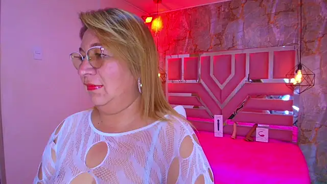 MaylinRosse  online show from November 12, 2025, 6:56 pm