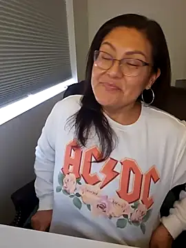 sw33th3art online show from November 26, 2025, 7:14 pm