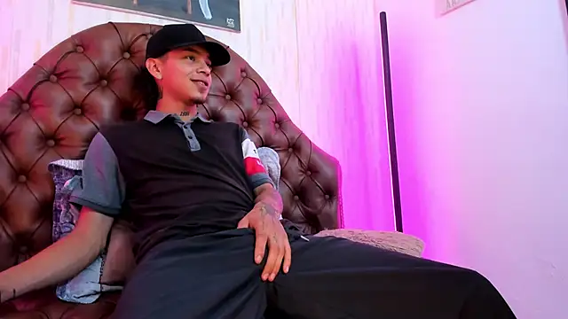 noah blake0 online show from October 24, 2025, 2:10 am