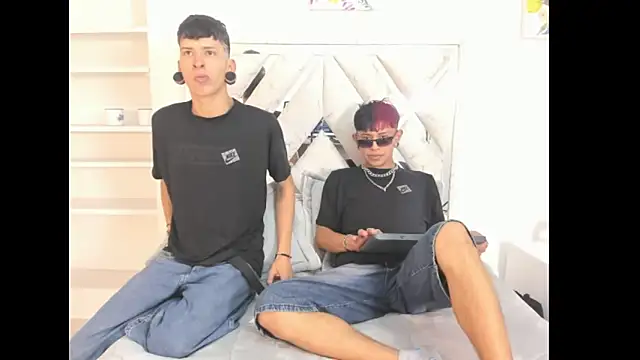 DemianSalvatore online show from September 30, 2025, 12:44 pm