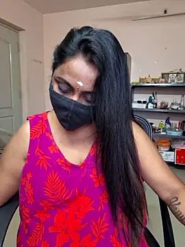 queendivya online show from July 3, 2026, 1:01 am