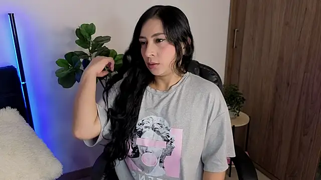 Snapshot of amyross_s1 chatting on February 18, 2026, 11:56 pm amyross s1 online show from February 18, 2026, 11:56 pm